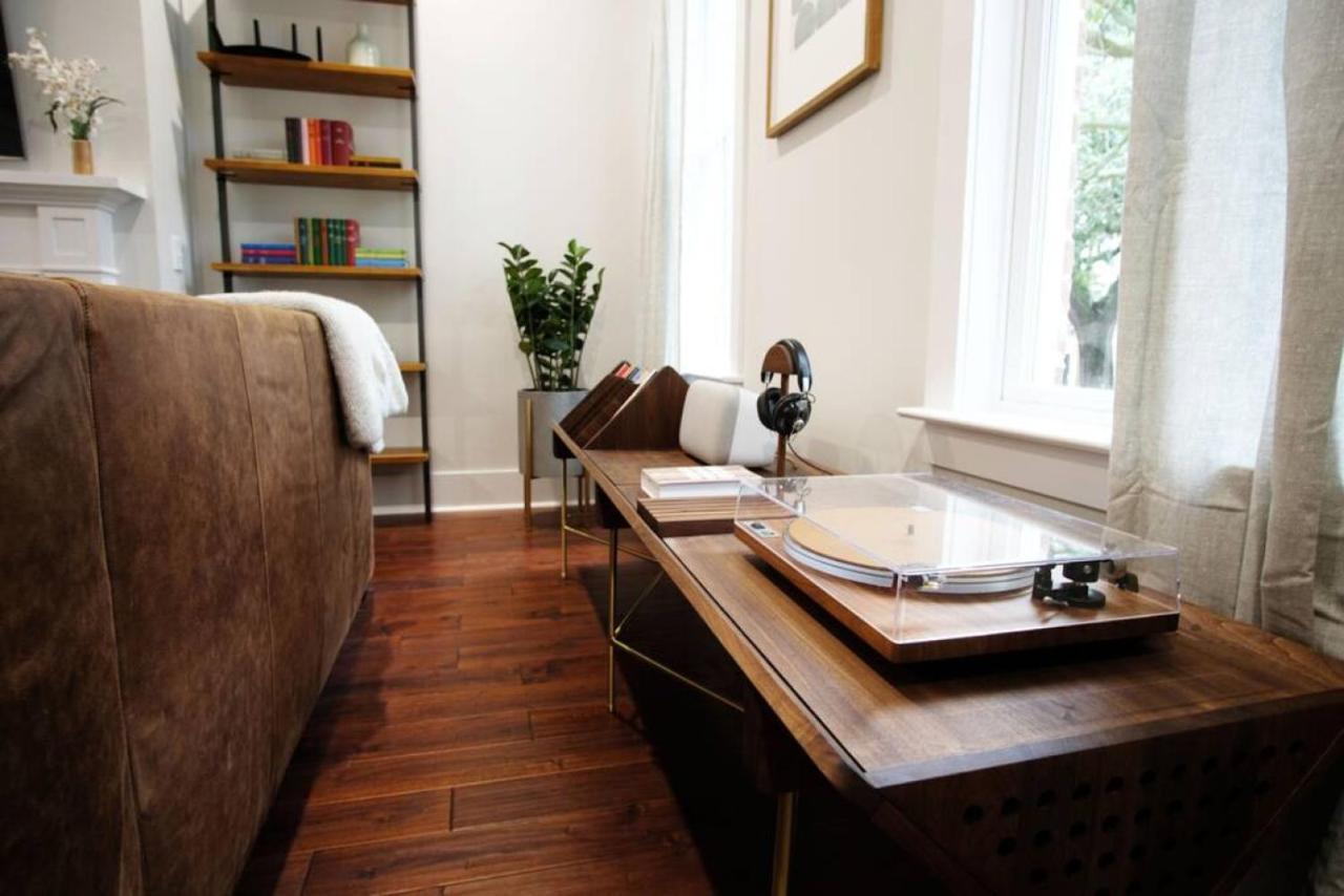 Prázdninový dům 3 Bedroom Liberty House In Downtown With Parking *